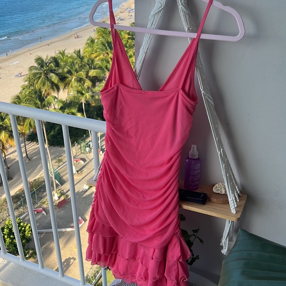 Gorgeous and flattering pink flirty fun mini…SO BARBI 💕 - Picture 3 of 3